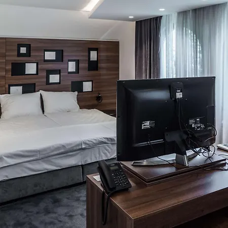 Western Premier Natalija Hotel 4*