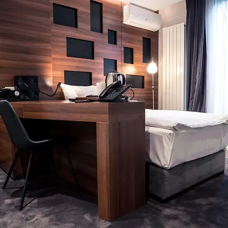 Western Premier Natalija Hotel