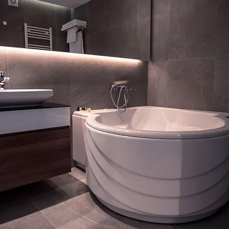 Western Premier Natalija Hotel 4*
