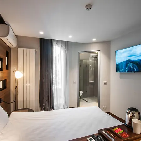 Western Premier Natalija Hotel 4*