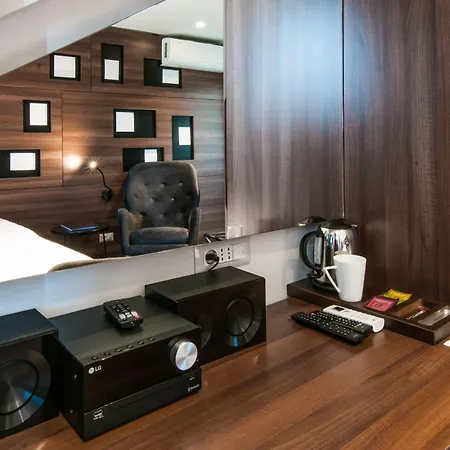 Hotel Western Premier Natalija 4*