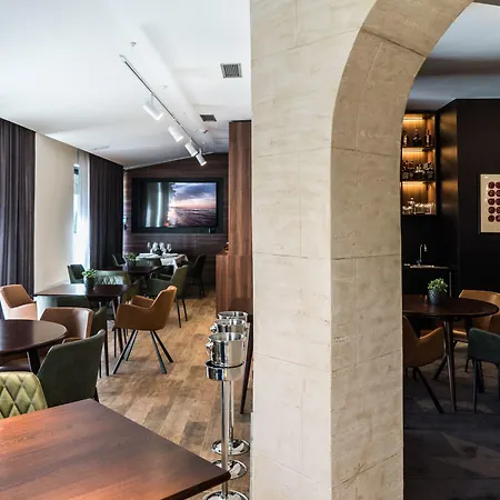 Hotel Western Premier Natalija 4*