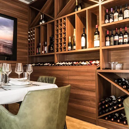 Western Premier Natalija 酒店