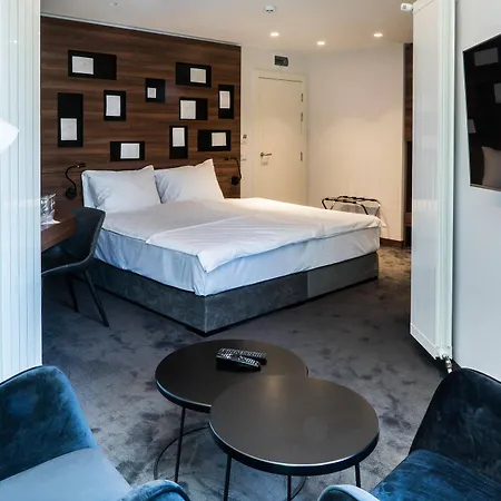 Hotel Western Premier Natalija 4*