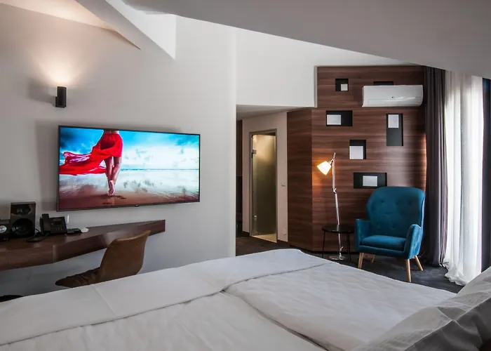 Western Premier Natalija 4*