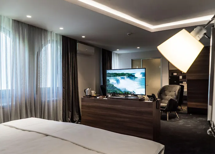 Hotel Western Premier Natalija 4*