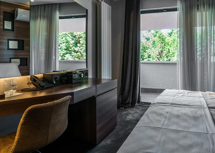 Hotel Western Premier Natalija 4*