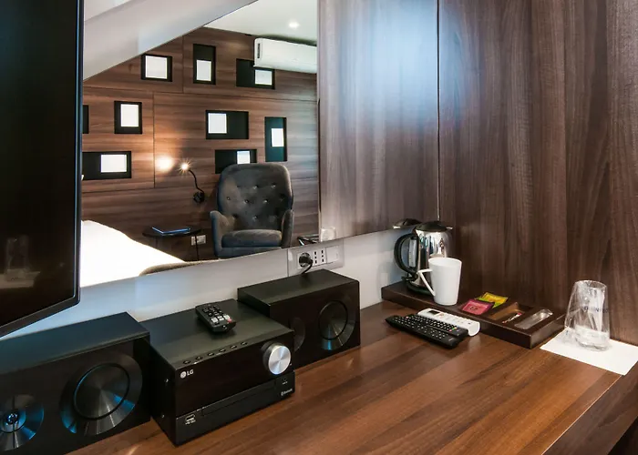 Hotel Western Premier Natalija 4*