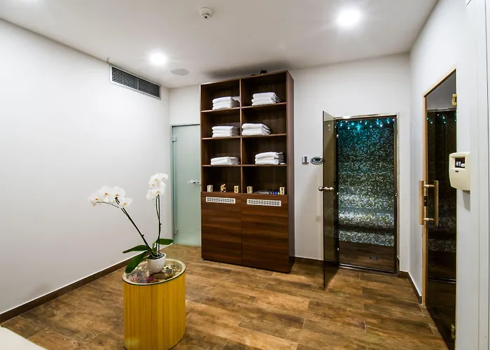 Hotel Western Premier Natalija 4*