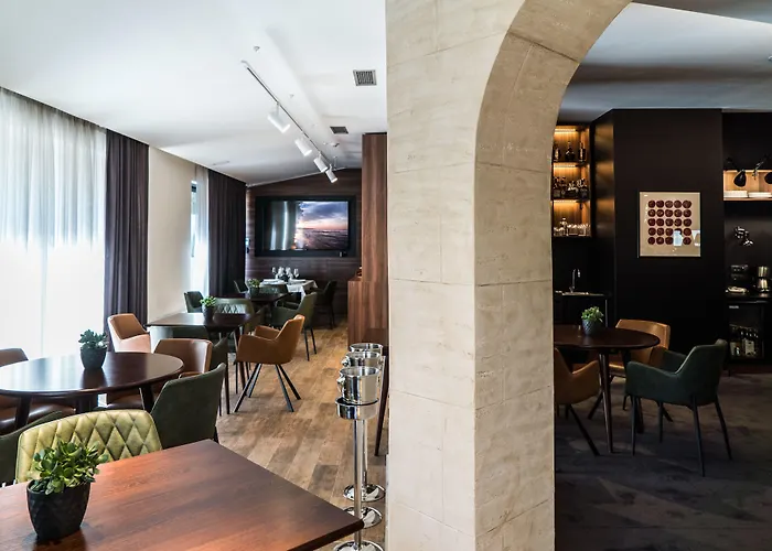 Hotel Western Premier Natalija 4*