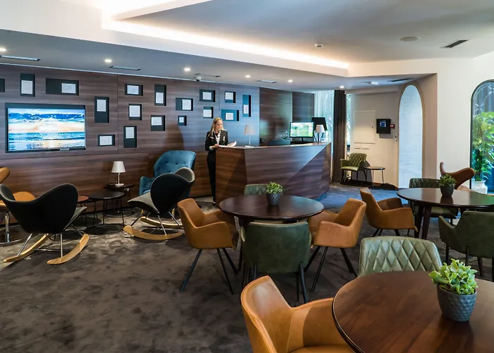 Western Premier Natalija Hotel