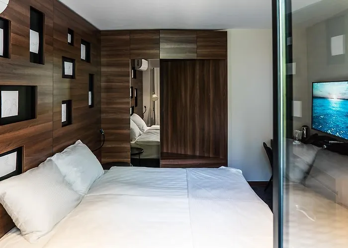 Hotel Western Premier Natalija 4*